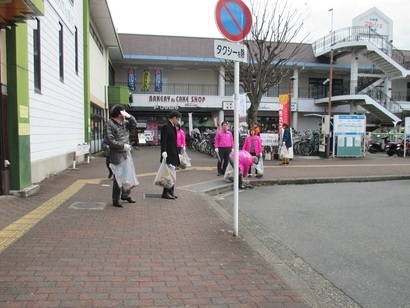 写真：座間駅周辺清掃活動8