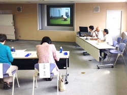 写真：報告会の様子4