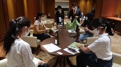 写真:芝パークホテル風呂敷講習