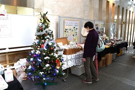 写真：「展示販売会」の様子1