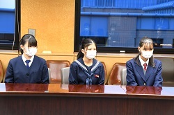 写真:同式に出席した代表メンバー