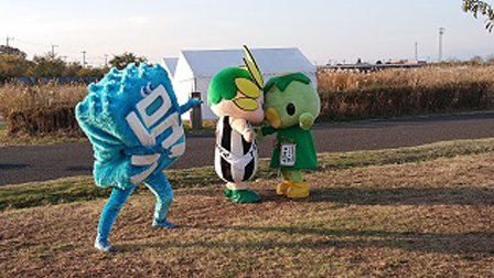 写真：コタロウと呉氏とざまりん