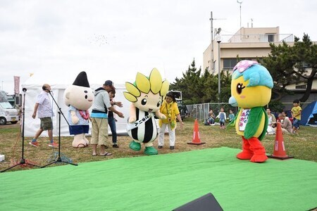 写真：ステージ入場