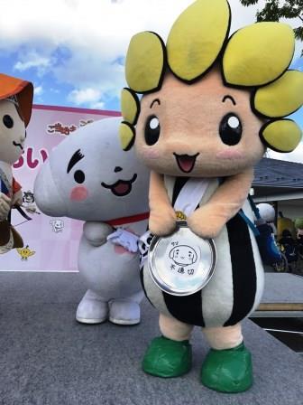 写真：しらかわんとざまりん