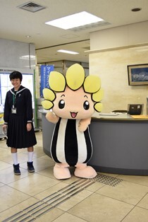 写真：生徒さんとざまりん