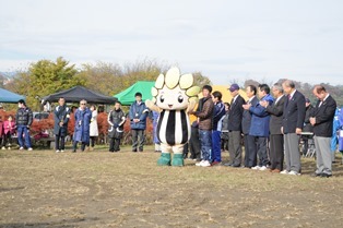 写真：あいさつするざまりん