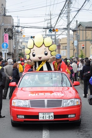 写真：オープンカーざまりん