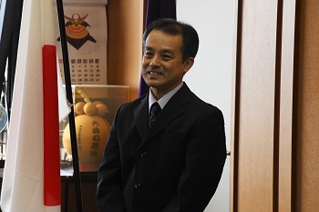 写真：小林さんが絵本について話している