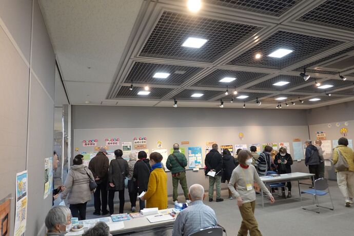 写真：展覧会会場の様子3枚目