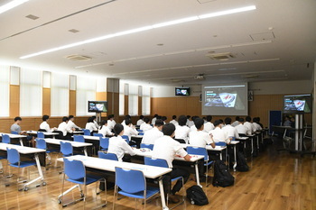 写真：説明会の様子