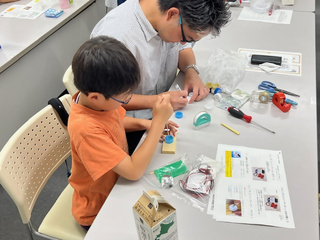 写真：工作中の様子1