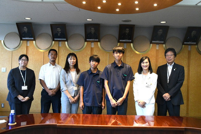 写真：栗原中学校記念撮影