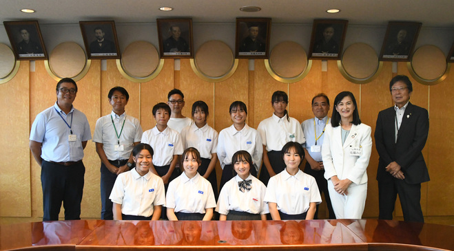 写真：南中学校記念撮影