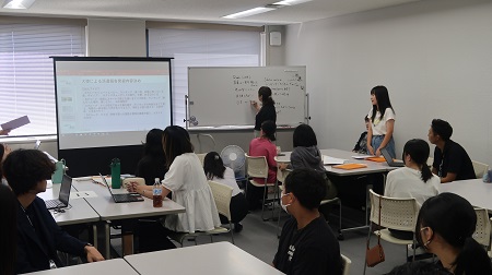 写真：青少年健全育成大会の発表内容決めの様子1