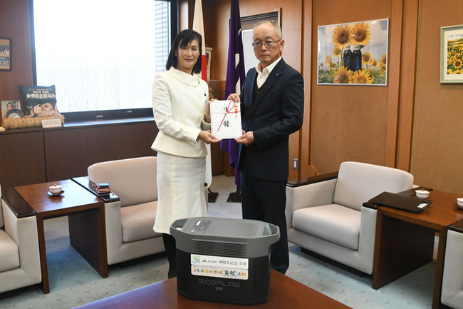 写真：寄贈式の様子1
