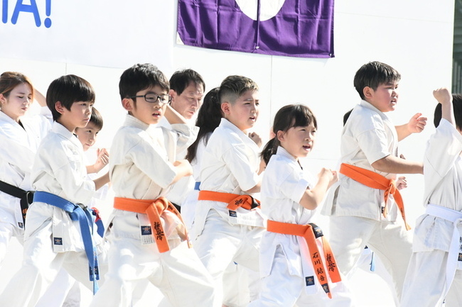 写真：ステージイベントの様子1