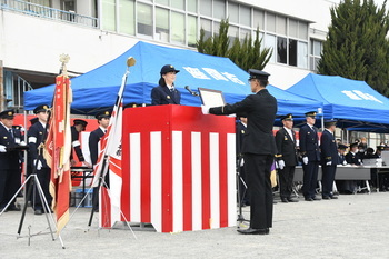 写真：表彰を受ける職員2