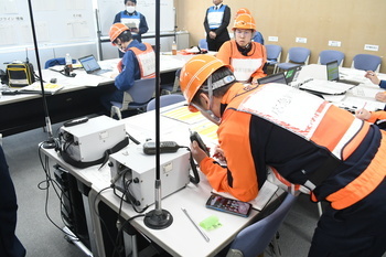 写真：災害対策本部訓練の様子2