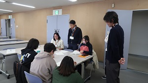 写真：国際交流フェスティバル準備の様子2