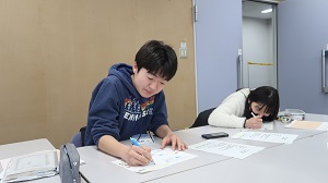 写真：受入期間中の週末プランを考案している様子2