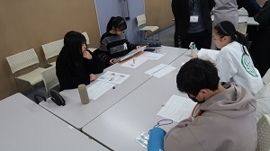 写真：市内ツアー準備の様子1