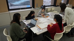 写真：市内ツアー準備の様子2
