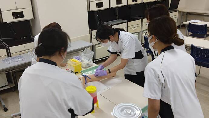 採血・点滴静脈注射の様子