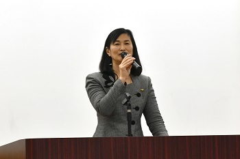 写真：市長が挨拶をする様子