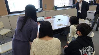 写真：スマーナ市生徒とのオンライン交流の様子1