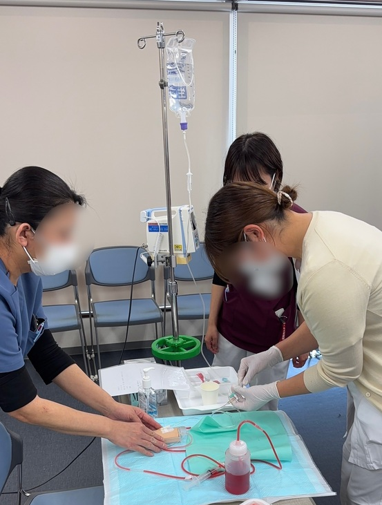 点滴の実習の様子