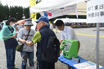 写真：NTT東日本による通信体験コーナー