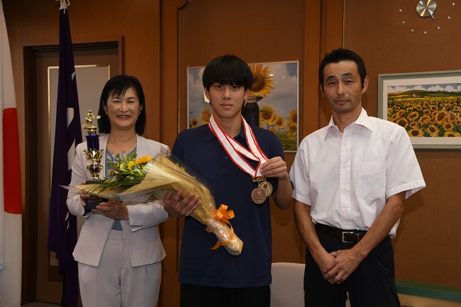 写真:市長、かいだ まさゆき さん、かいだ たくじ さん